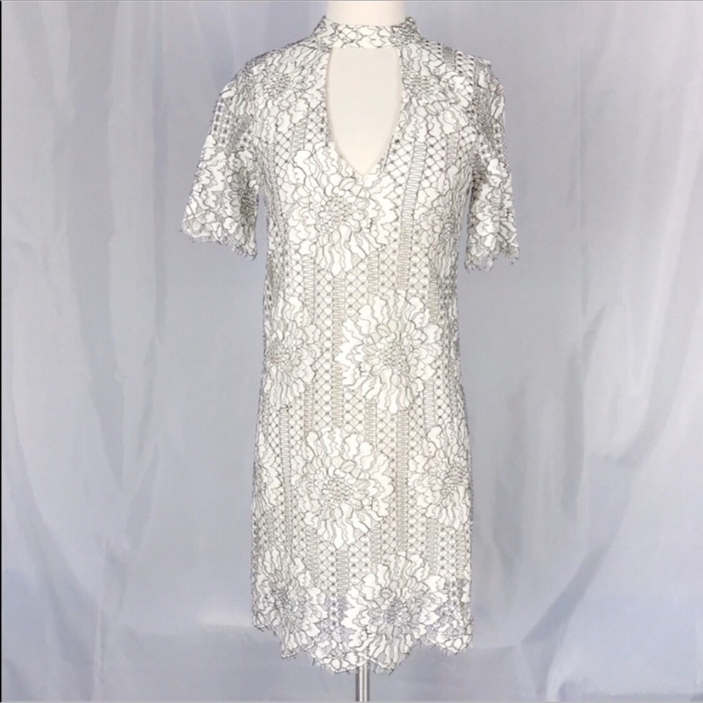 Socialite Choker Shift Lace Keyhole Dress Size XS